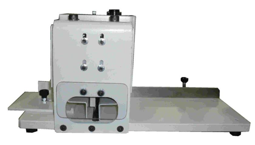 Massicot de table pour les découpes et surcoupes réalisées par les maroquiniers