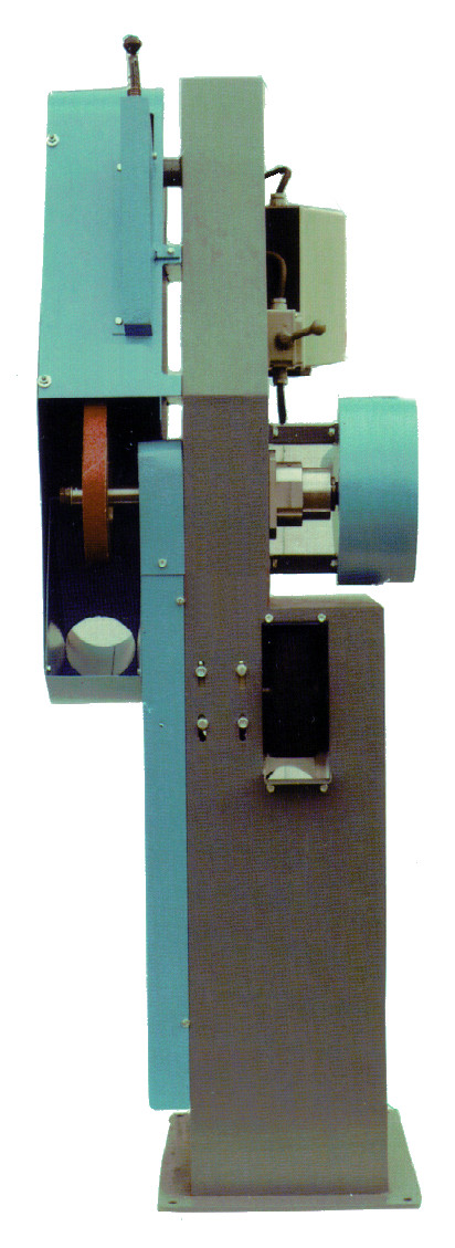 Cardeuse / verreuse / brosseuse en 33 mm dédié à l'industrie de la chaussure.